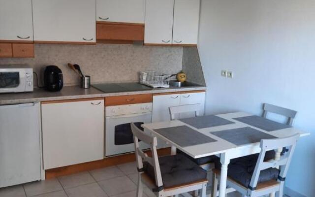 joli F2 46m2 menton centre, balcon,parking