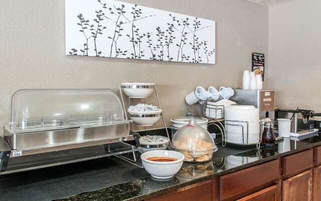 Rodeway Inn Airport