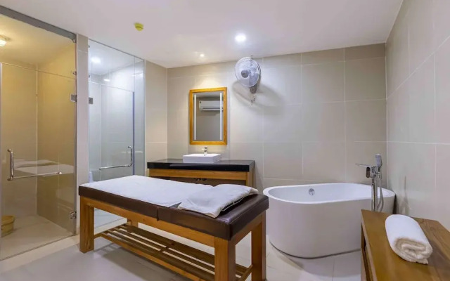 Marina Bay Con Dao Hotel