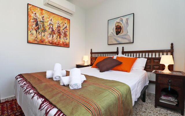 Del Parque Flats Castillo