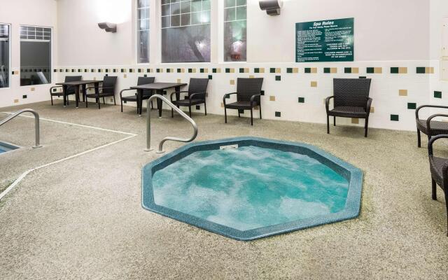 Best Western Plus Riverfront Hotel & Suites