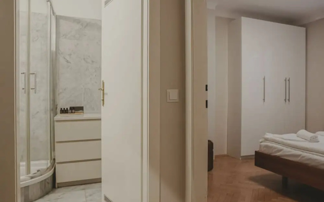 HeyMi Apartments Post
