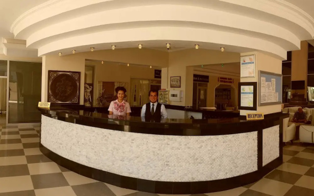 Отель Club Bayar Beach