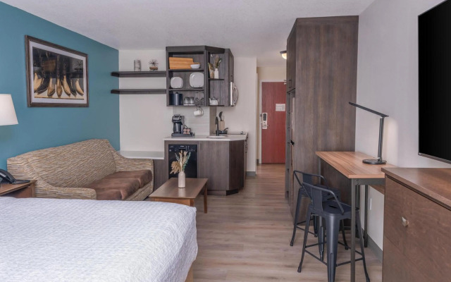 Best Western Plus Frontier Inn