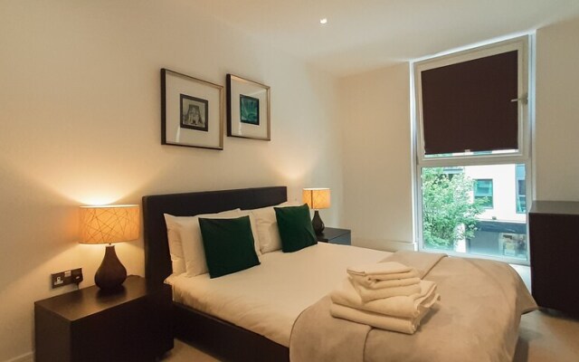 Impeccable 2-bed Apartment in London