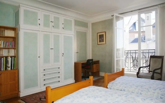 216500 - Beautiful 120 sqm duplex apartment for a family or two couples to rent in a privileged area