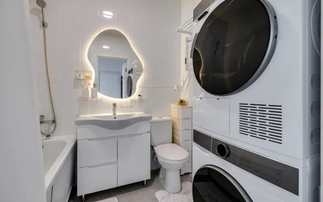 Хэппи Пипл на ул. Героя России Филиппова, д. 10