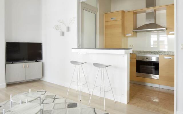 Marina Apartment by Sanserent