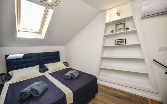 Holiday Home with Pool Oaza