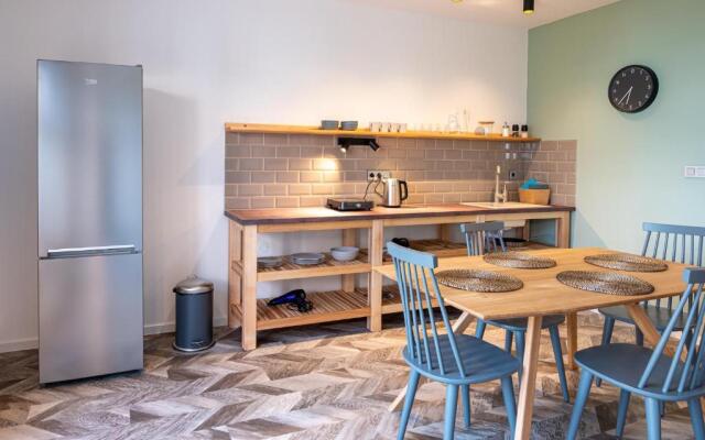 ART Hostel & Apartments