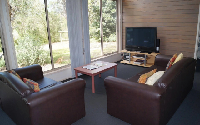 Waterfront Retreat At Wattle Point