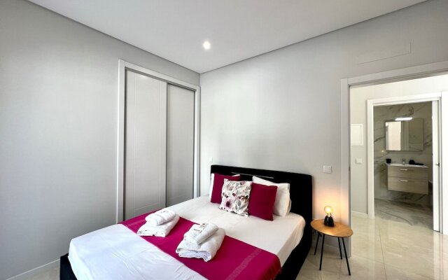 Praia DA Rocha Modern by Homing