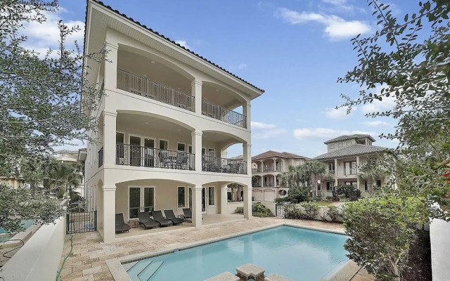 Bella Destina by RedAwning