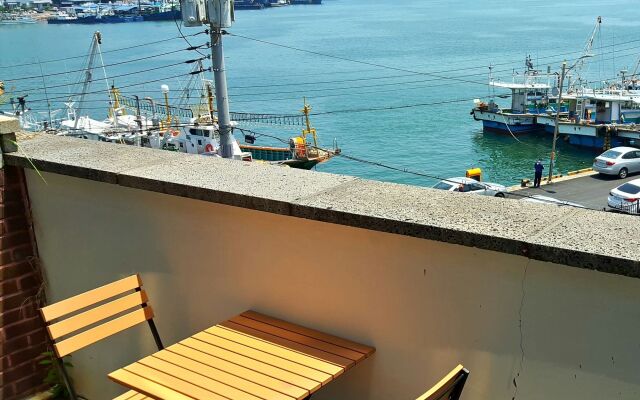 Tongyeong Anchovy tourist Hotel