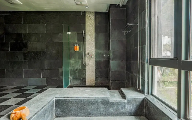 Sunrise Hot Spring Hotel