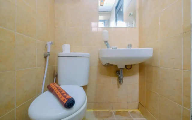 Warm and Homey 2BR Apartment at Kebagusan City
