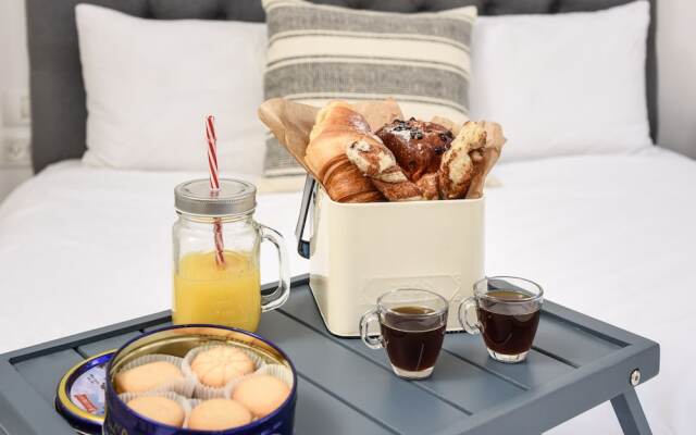 Lovely City Apt Short Walk To The Beach