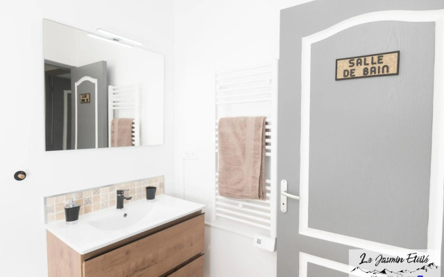 Meublé de tourisme " Le Jasmin Étoilé"- Hell-Bourg - SALAZIE