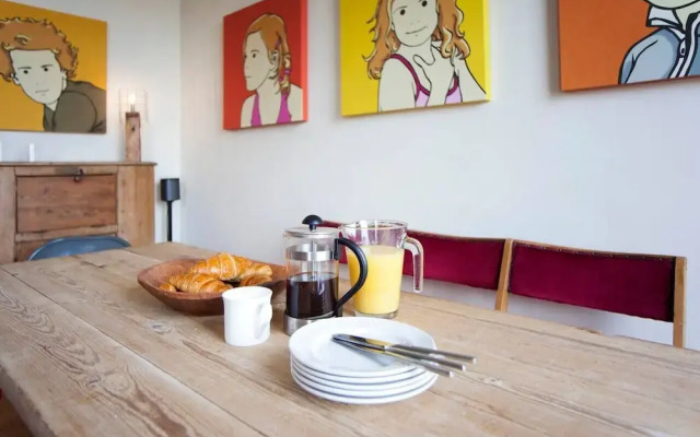 Higgihaus 46 Sleeps 5  Monday - Friday