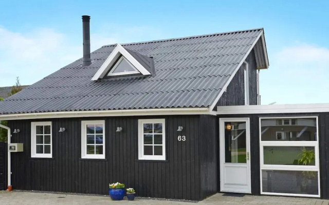 Tasteful Holiday Home in Hemmet near Sea