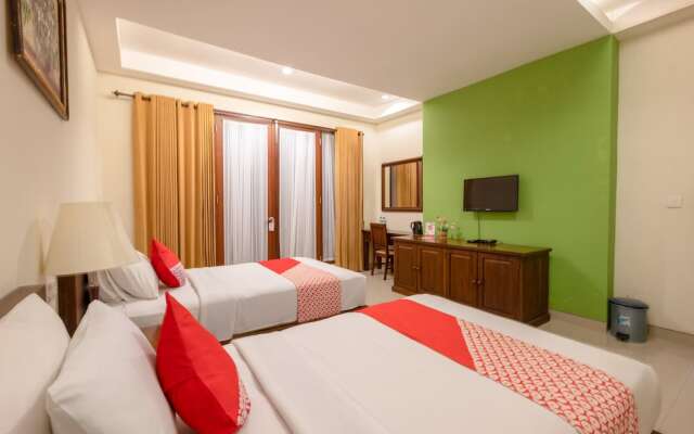 OYO 1508 Mascot Beach Hotel