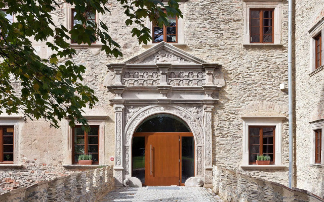 Uroczysko Siedmiu Stawów Luxury Hotel