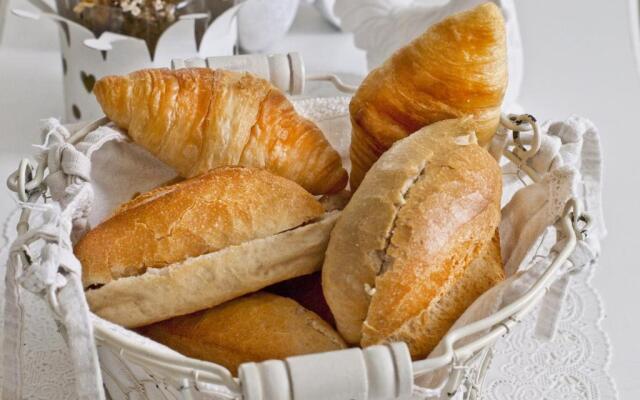 Le Petit Chateau De Sainte Colombe