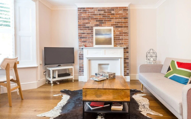 Beautifully Styled, Modern Apartment With Garden