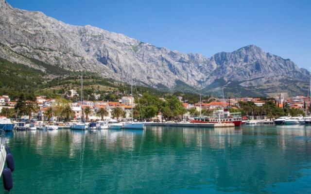 Apartment Rilka - 20m from the sea