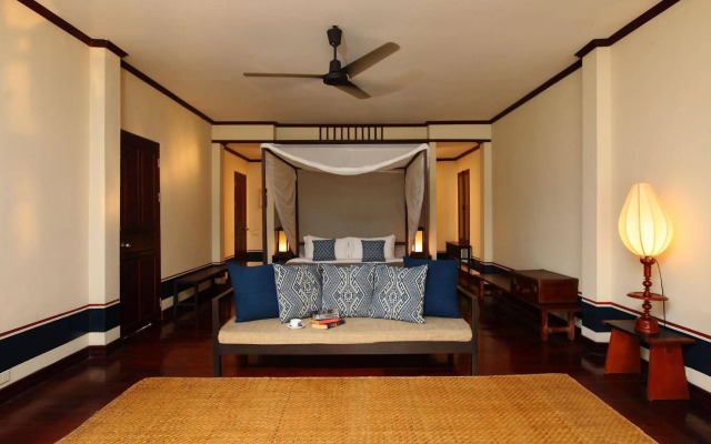 Sunset Villa by Burasari
