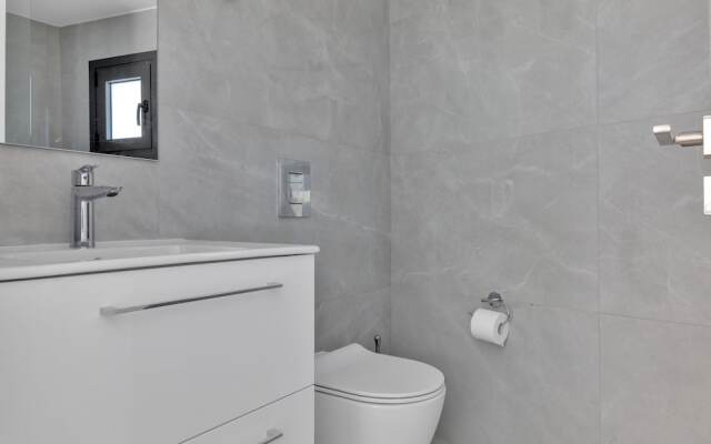 Phaedrus Living: Alkminis Seaview Suites Litore