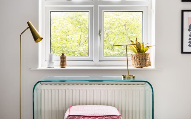 The Brockwell Park Escape - Bright 2BDR Flat with Parking