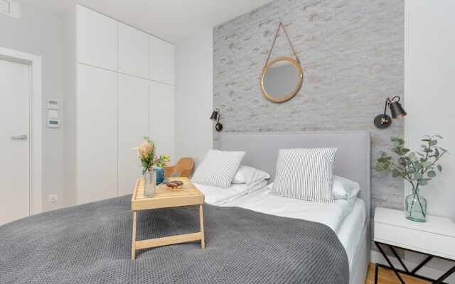 Port Marine With Sea View by Renters