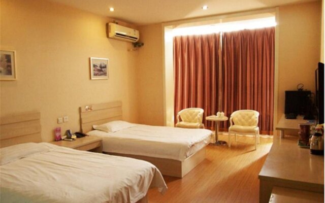 Daily Holiday Business Inn
