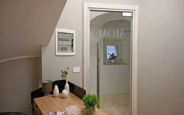 Mom Apartment Rooms&Suites