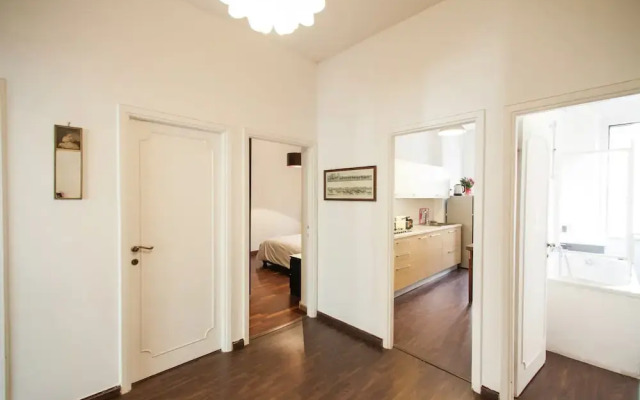 Spacious Apartment in Rome near Sea