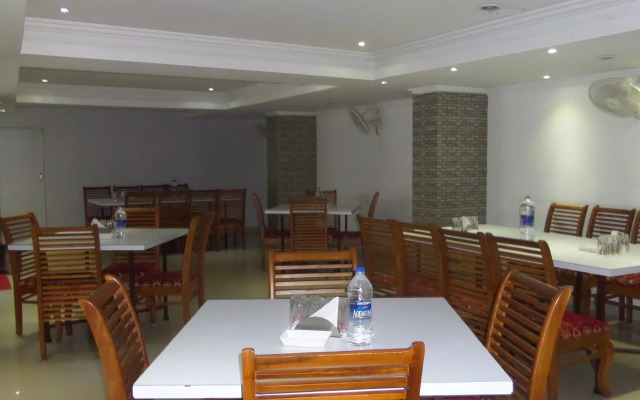 Hotel Revis Heights