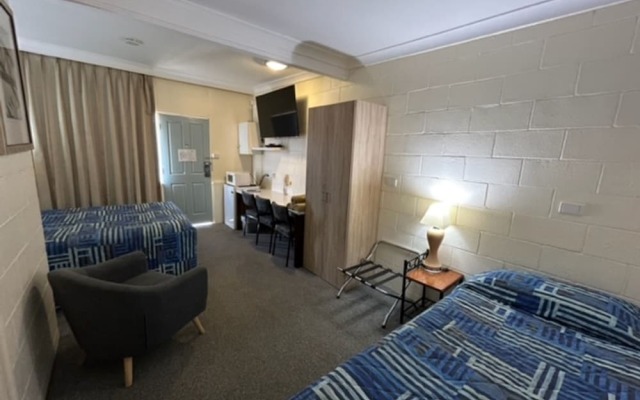 Warren Motor Inn