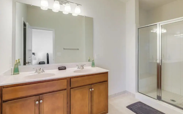 Balcony & Pool Access: Modern Gainesville Home