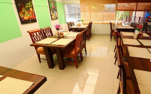 NIDA Rooms Bang Rak Emerald