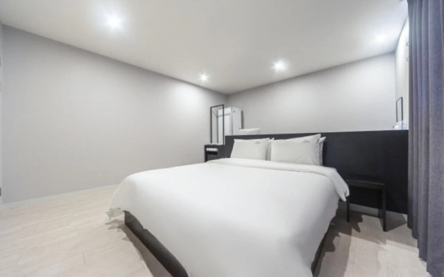 Changwon Myeongseodong Hotel Laon