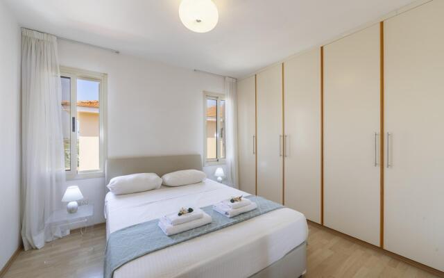 Protaras Beachfront Villa Pietra