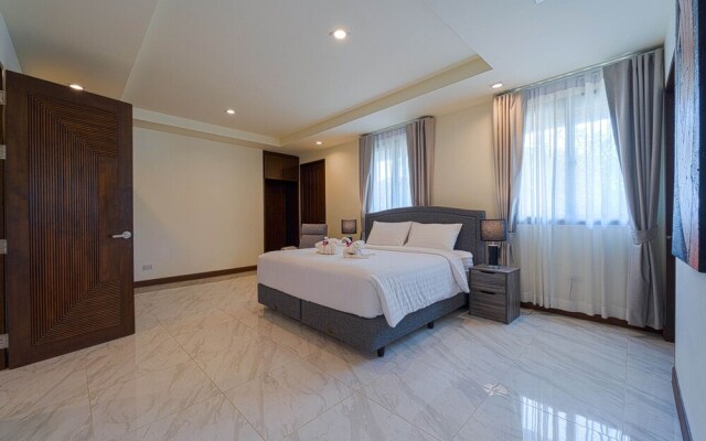 Luxury 5 Bedroom Villa nr to Beach - SRS