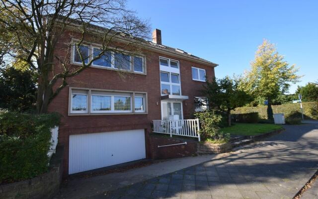 Tolstov-Hotels Generous 3 Room Apartment