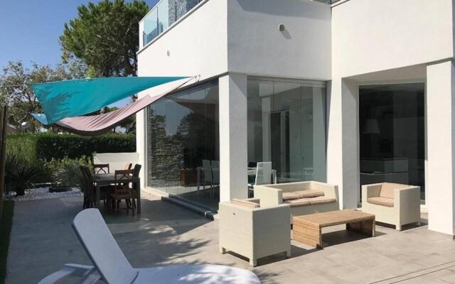 Super Villa With Private Pool in Isola Albarella by Beahost Rentals