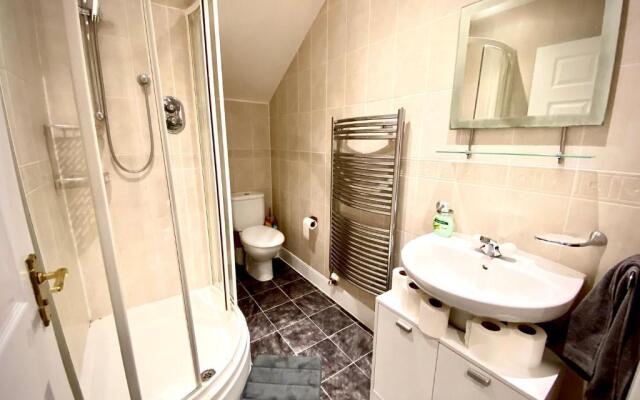 Grampian Serviced Apartments - Treetops Apartment - Lesmurdie House