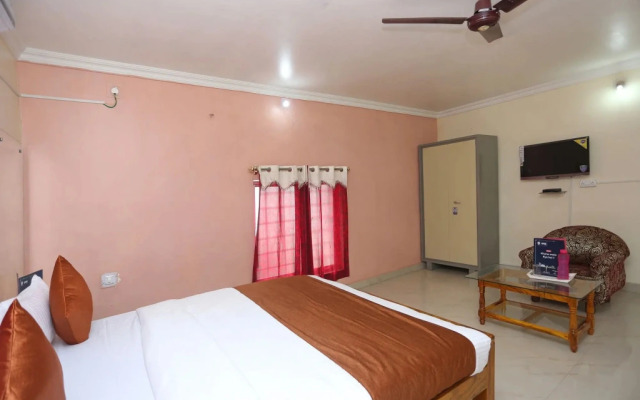 OYO 9009 near Railway Station