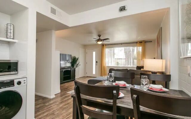 Cozy Arcadia Hideaway W/charm & Style!