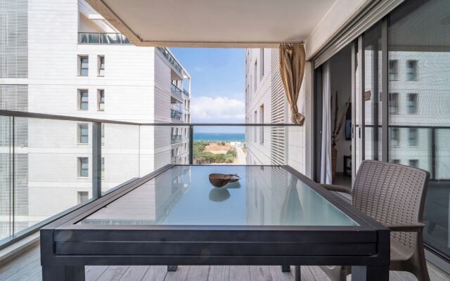 Beach Haven 3BR Apt by Sea N' Rent