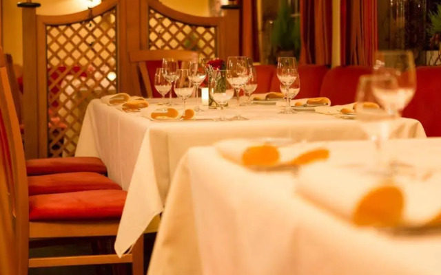 Mayers Waldhorn Hotel
